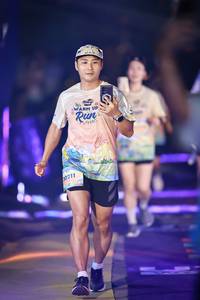 BIB: 
                            <button type="button" onclick="openModal(25219032)" class="btn btn-primary btn-sm float-right btn-popup" data-toggle="modal" data-target=".modal-high-quality">
                        <i class="fas fa-shopping-cart"></i> Add to Cart
                    </button>
                                            <button type="button" onclick="isThisMe(25219032, true)" class="btn btn-success btn-sm float-right btn-popup btn-isme hidden" data-toggle="tooltip" data-placement="bottom" title="นี่คือรูปของคุณใช่ไหม คลิกที่นี่เพื่อเอาเข้าอัลบั้ม">
                        <i class="fas fa-plus"></i> Add to album
                    </button>
                    <button type="button" onclick="isThisMe(25219032, false)" class="btn btn-warning btn-sm float-right btn-popup btn-isnotme hidden">
                        <i class="fas fa-ban"></i> Remove from album
                    </button>